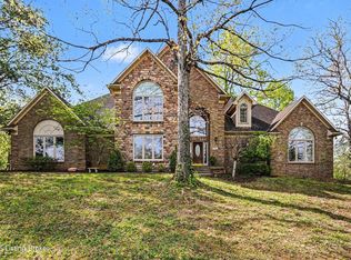 8218 Saint Anthony Church Rd, Louisville, KY 40214