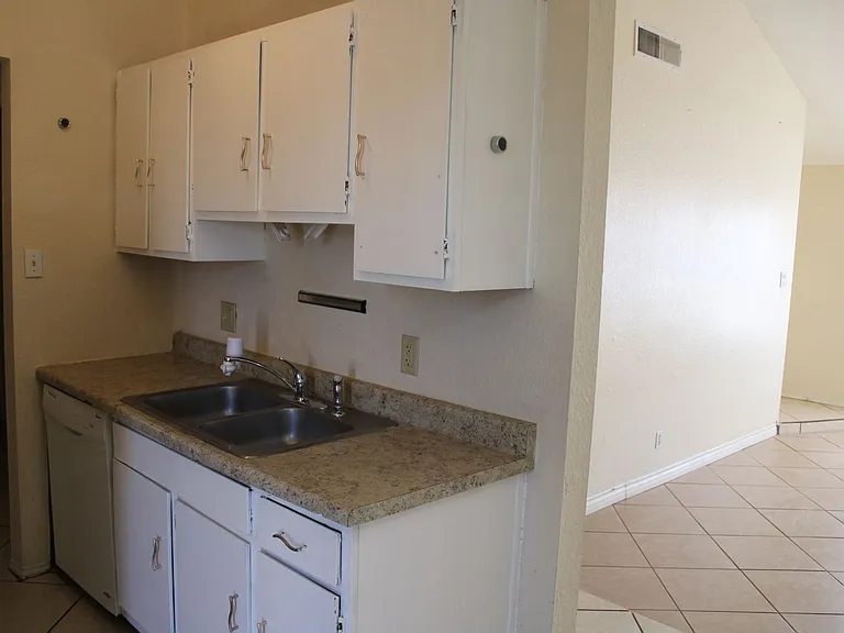 5947 Deer Ave — Photo 6