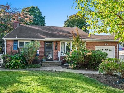 12 Bayley Place, Huntington Station, NY, 11746
