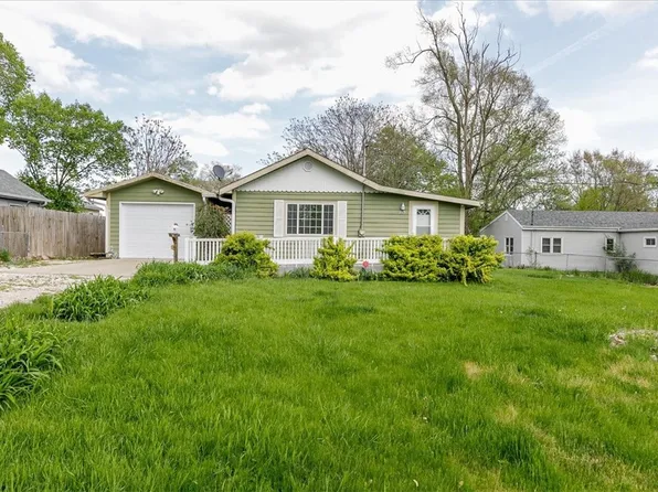 3915 Glover Ave, Des Moines, IA 50315