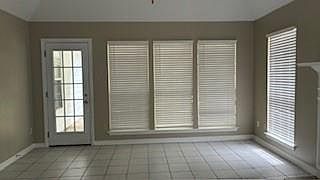 3rd image of 809 Schaub Ave