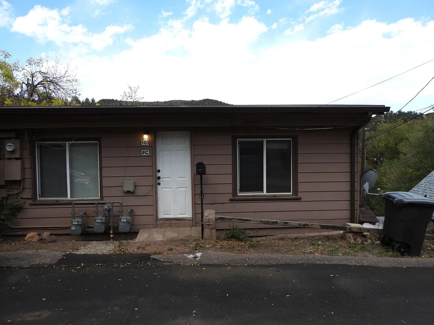 Cozy Studio Apartment in the Heart of Manitou Springs — Photo 2