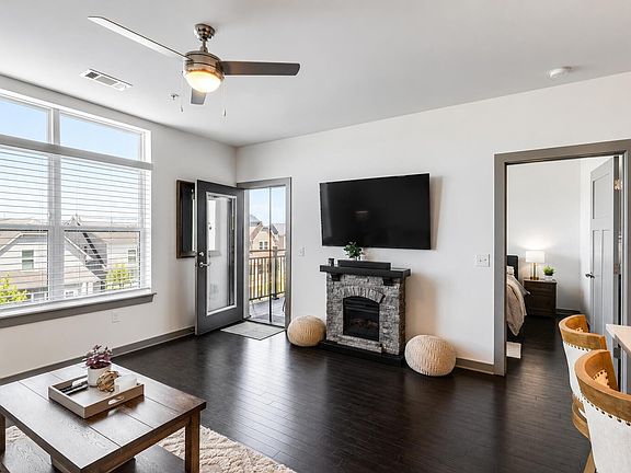 4th image of 1638 54th Ave N #328