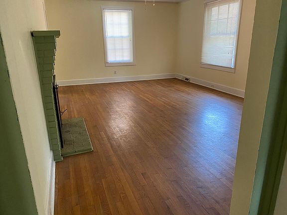 3rd image of 4406 Wentworth Dr