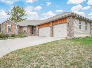 4738 Silo Hills Dr, Springfield, MO 65802
