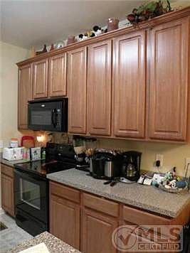 3rd image of 612 Oak Cove Ct