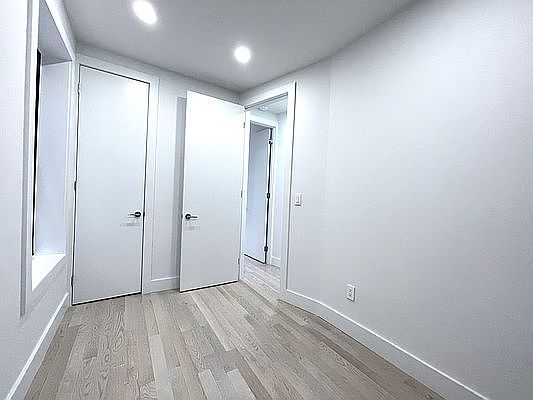 5th image of 4308 Broadway APT 3