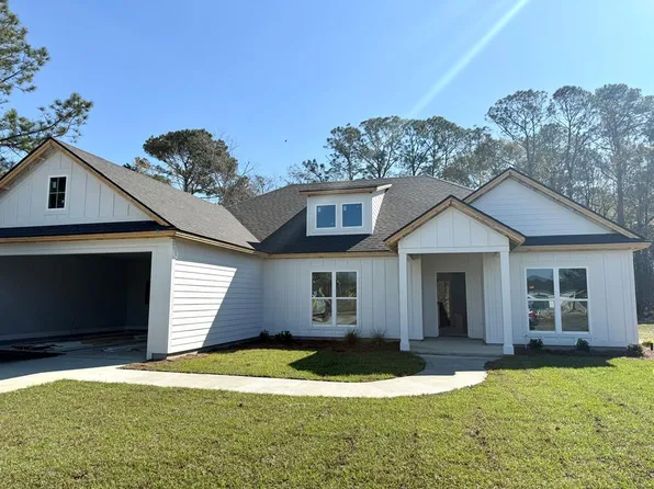 2696 Woodland Dr, Adel, GA 31620