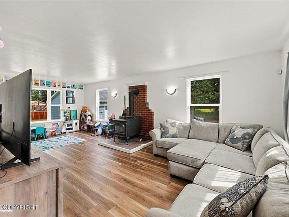 5th image of 39439 Red Hill St