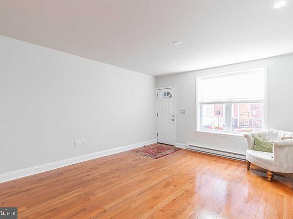 4th image of 2437 S Iseminger St