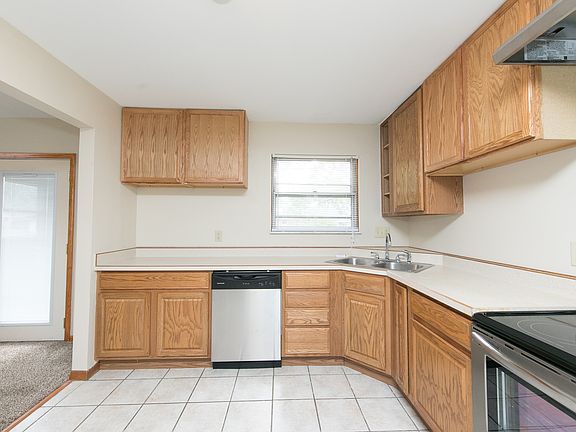 3rd image of 6118 W 32nd Pl