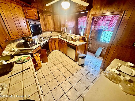 5th image of 1710 Mississippi #442
