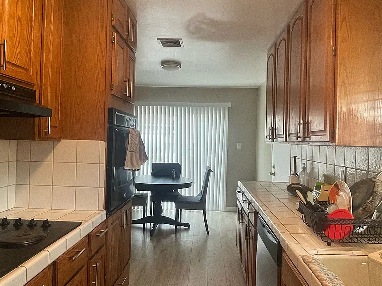 108 Saunders Dr — Photo 5