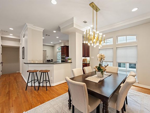 4th image of 2708 Wroxton Rd