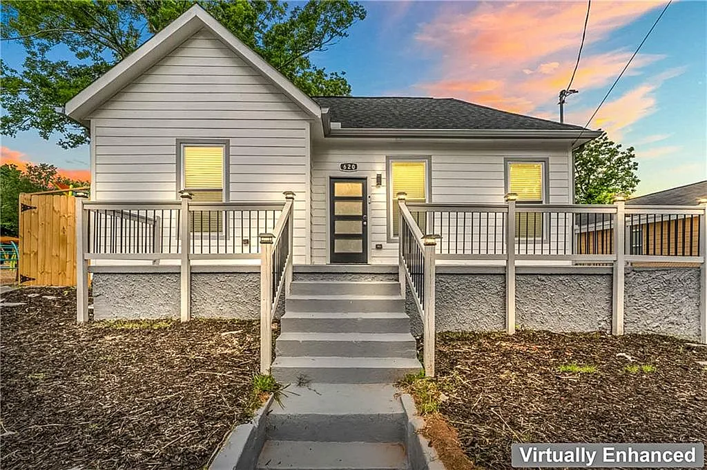 4 bed, 3.0 bath, 2200 sqft, $4,500 — Photo 2