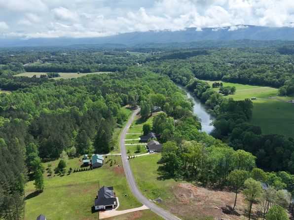 223 Rivers Edge Ln, Benton, TN 37307