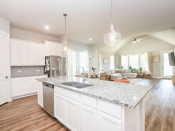 5th image of 7530 Coral Lake Dr