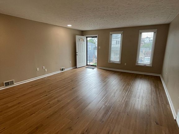 Living/dinning room