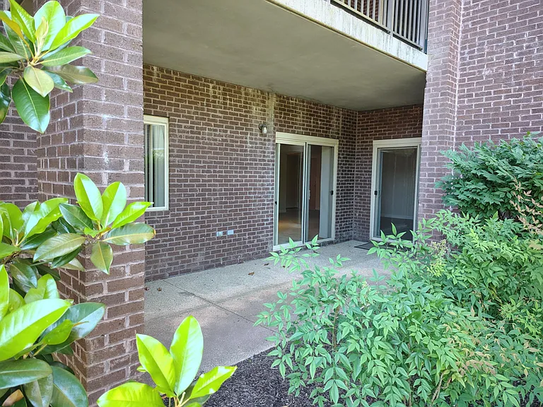 Residences at Pomona Park — Photo 87