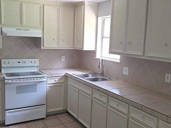 4th image of 9606 Wind Flower Ln
