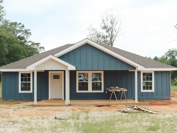 132 Water Oak Dr, Lucedale, MS 39452