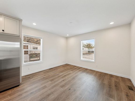 5th image of 18 Zephyr Cir