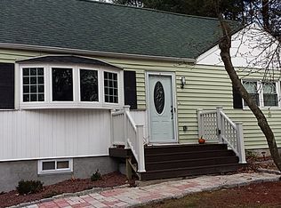 672 Oakside Rd, Yorktown Heights, NY 10598