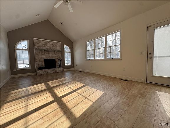 4th image of 2725 Fleetwood St