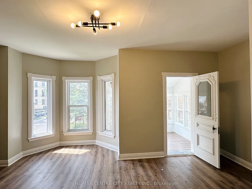 81 Curtis St #3