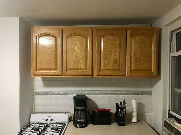 4th image of 425 E 12th St APT 3RE