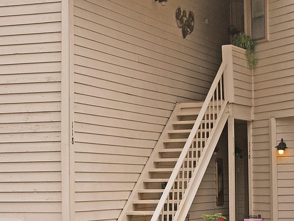 4th image of 118 GOVERNORS 208 Street