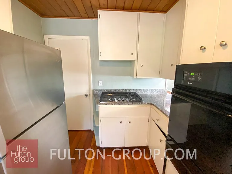 906 Maybelle St NE — Photo 7