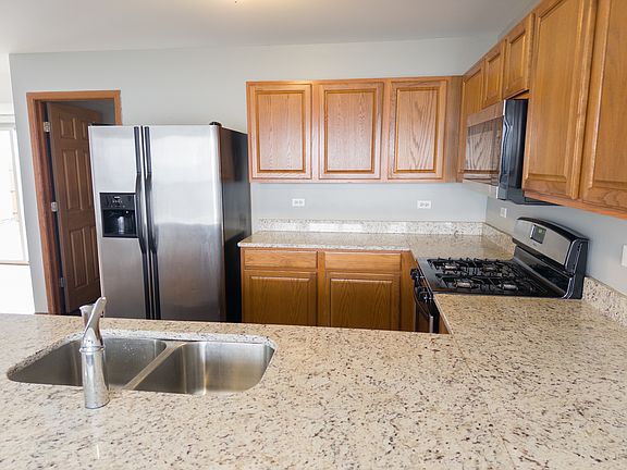 2nd image of 946 Symphony Dr