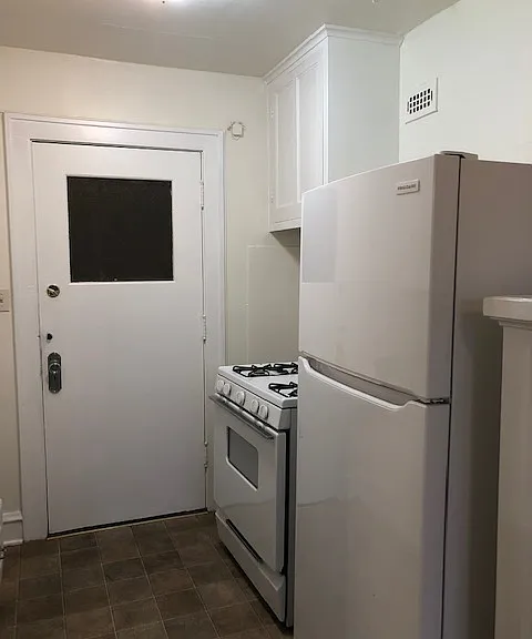 4459 N Oakland Ave — Photo 8