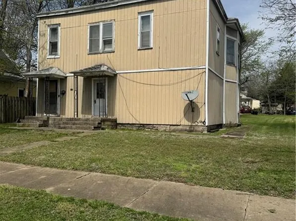 121 W 7th Ave, Garnett, KS 66032