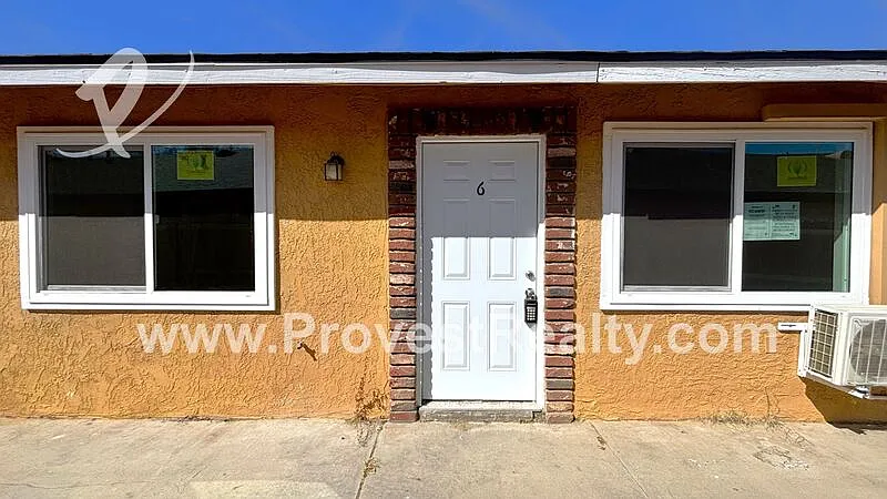 11800 White Ave #6