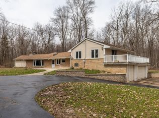 S82W19758 Janesville Rd, Muskego, WI 53150