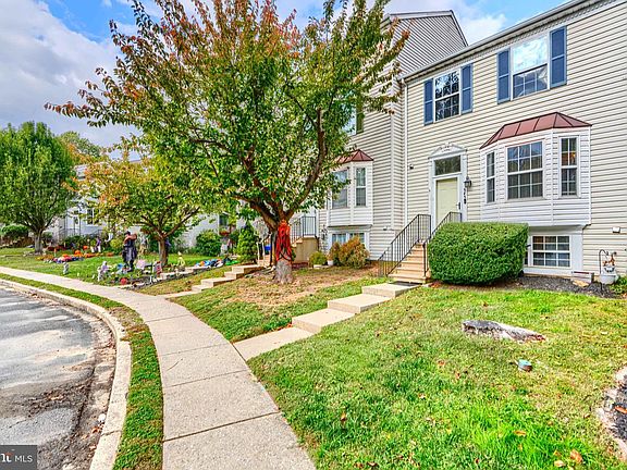 3rd image of 545 Hall Ct