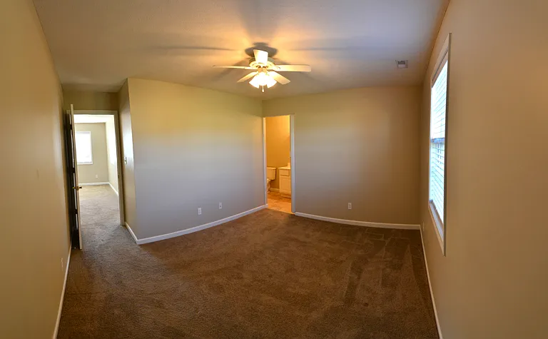 10 Master Bed_1_10172016