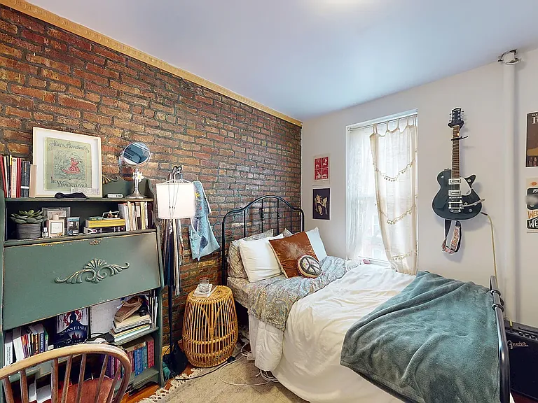 520 E 11th St #16 — Photo 5