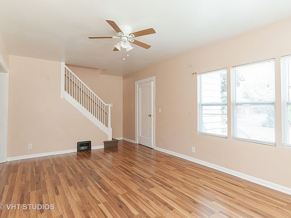 3rd image of 1527 W Cornelia Ave