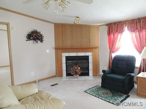 3rd image of 232 White Ash Cir