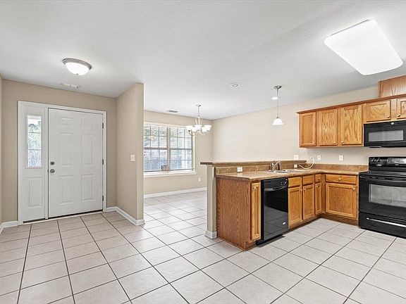 5th image of 289 N Charles Willis Dr