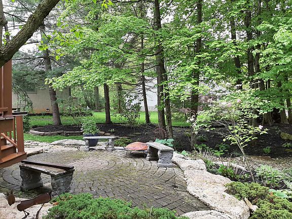 3rd image of 111 Misty Oak Pl