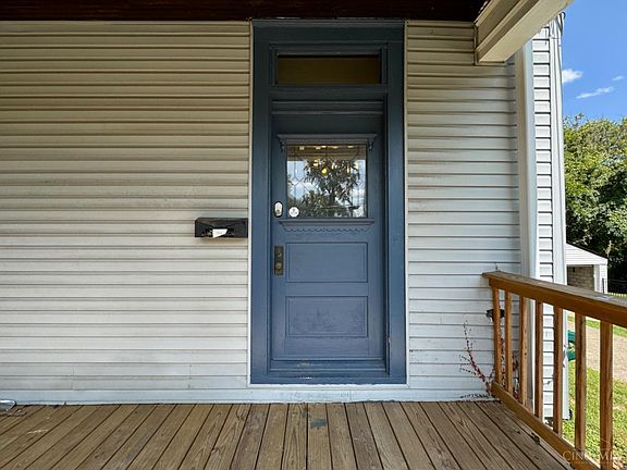 3rd image of 1536 Marlowe Ave