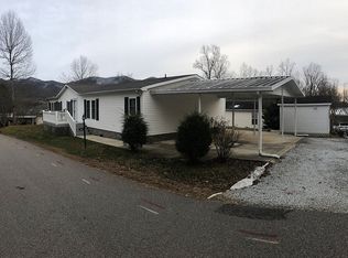 462 Carolina Village Cir, Franklin, NC 28734