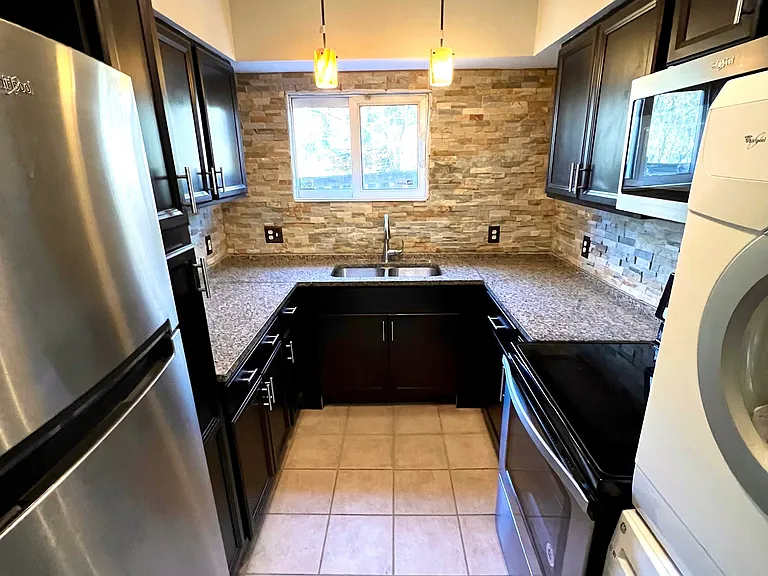 209 N Centre St — Photo 7
