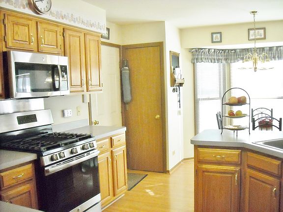 4th image of 505 Pinecreek Dr