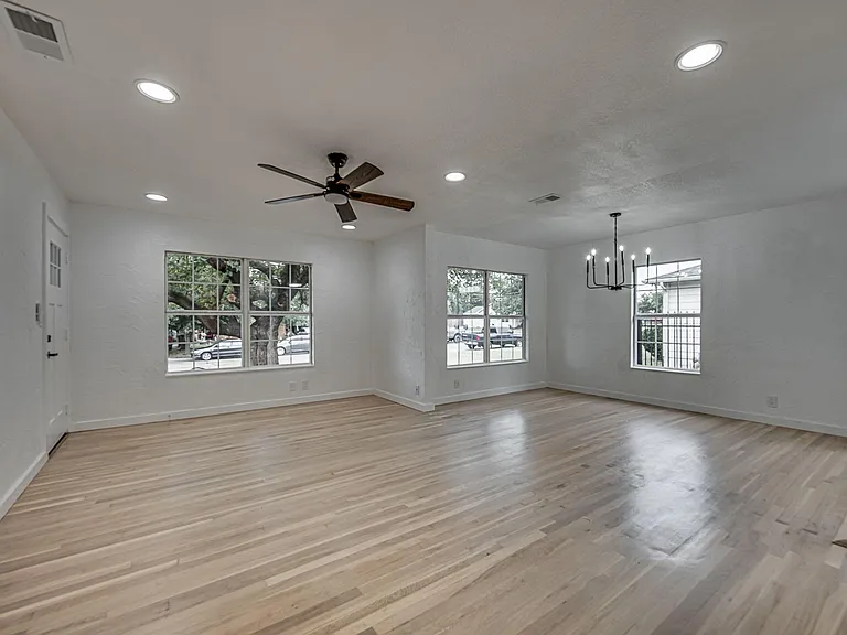 4728 Houghton Ave — Photo 2