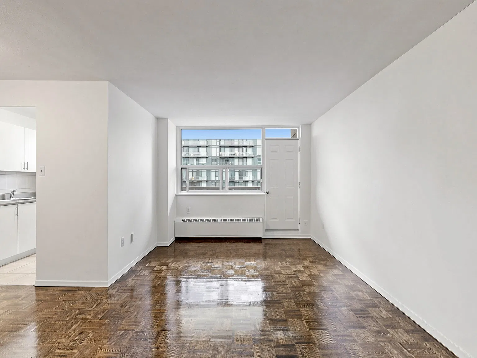 120 Dundas Street East — Photo 4